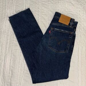 Levi’s Wedgie Straight 24/27” Dark Wash cut off jeans everyday basic classic